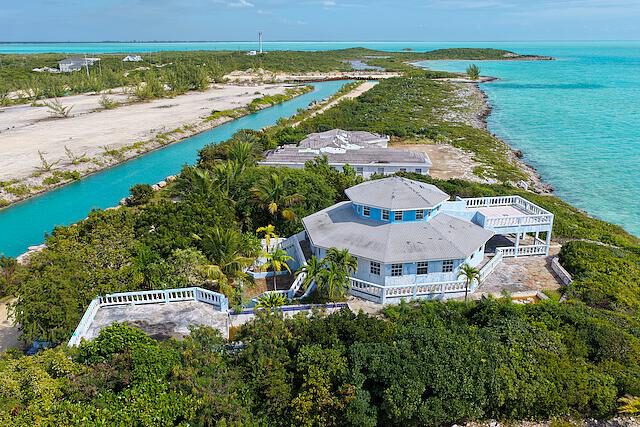 Leeside Ocean Front Villa - Single Family Home